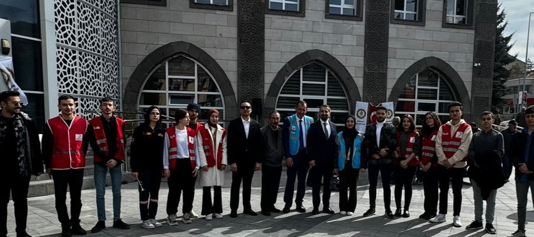 Dernek kurucularımız Ali Kaynar ve Bekir Kaynar’ın Akülü tekerlekli sandalye dağıtımından bazı kareler.